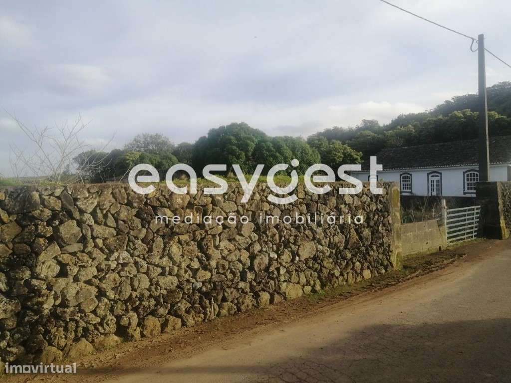 Dois terrenos urbanos situados na freguesia das Fontinhas - Grande imagem: 2/12