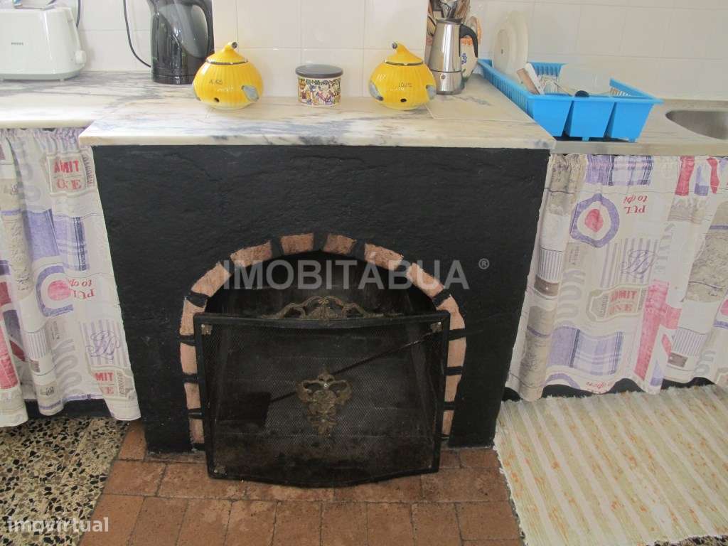 Moradia tradicional com 4 quartos com um grande jardim, pátio, área...-6