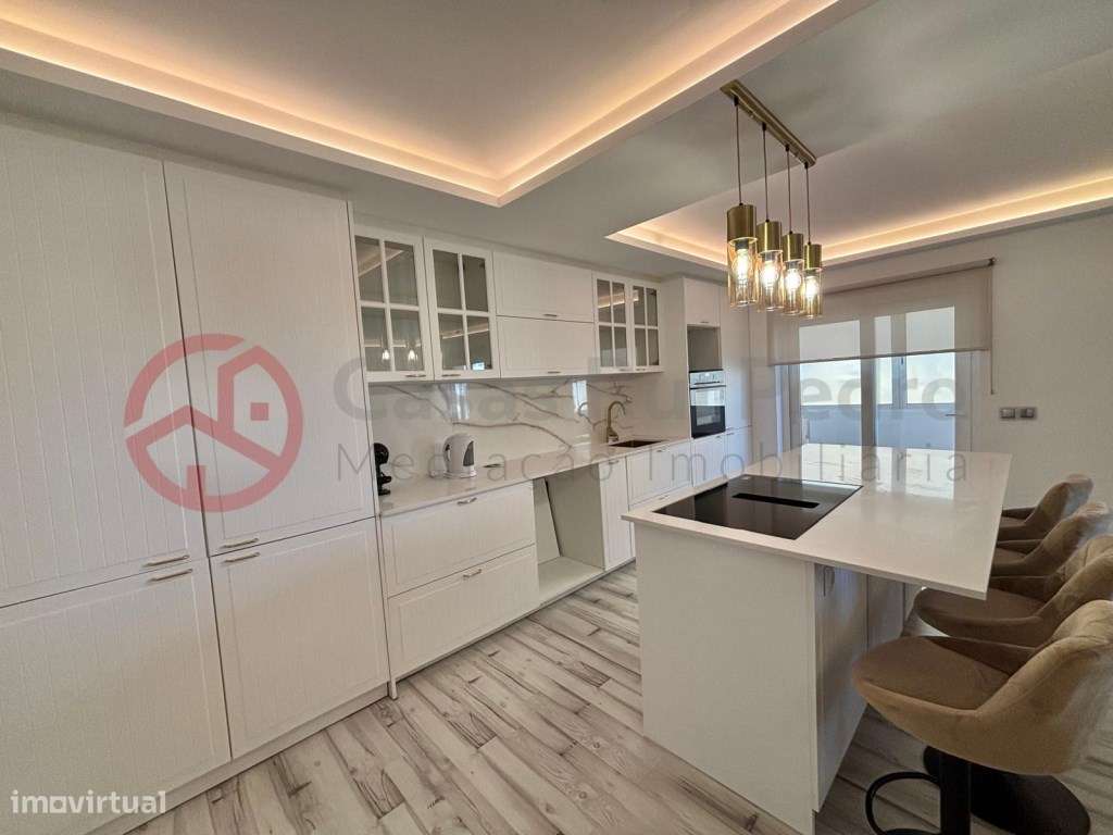 Apartamento T3 remodelado, com varandas, em Quelfes, Olhão - Grande imagem: 4/23