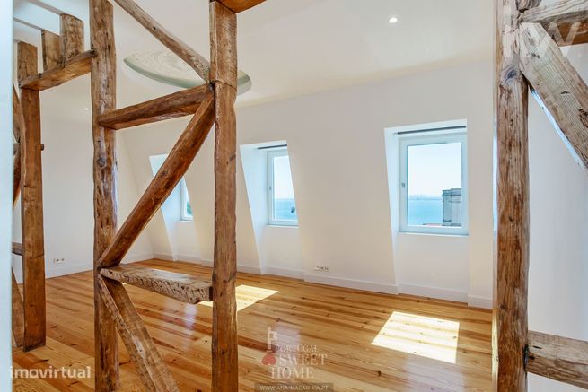 Apartamento T2 renovado com vista rio, em frente ao Panteão Nacional-9