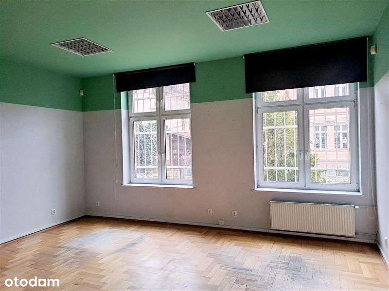 Kamienica w cichej uliczce obok Manhattanu-5