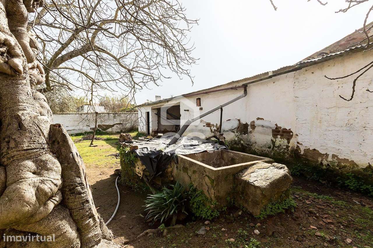 Moradia térrea c/ 311 m² de construção em lote de 1124 m² | Vila de Fr-30