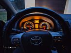 Toyota Avensis 2.0 Premium - 20