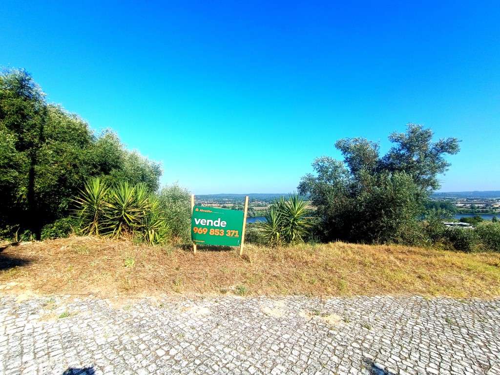 Terreno Urbano - Grande imagem: 2/4