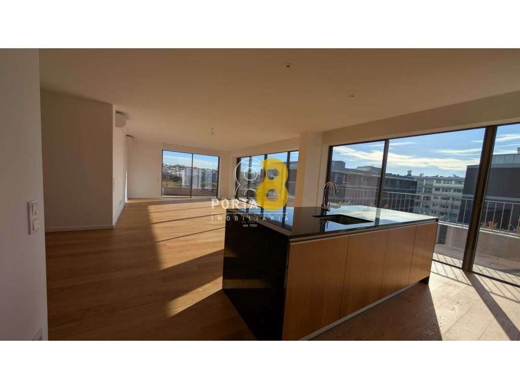 Apartamento T4 recuado com terraço em Matosinhos Sul-6