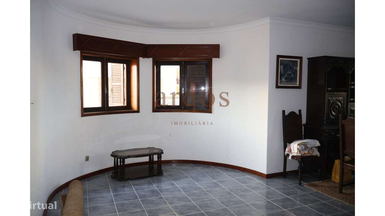 Moradia Isolada T4+1 em Lourosa-5