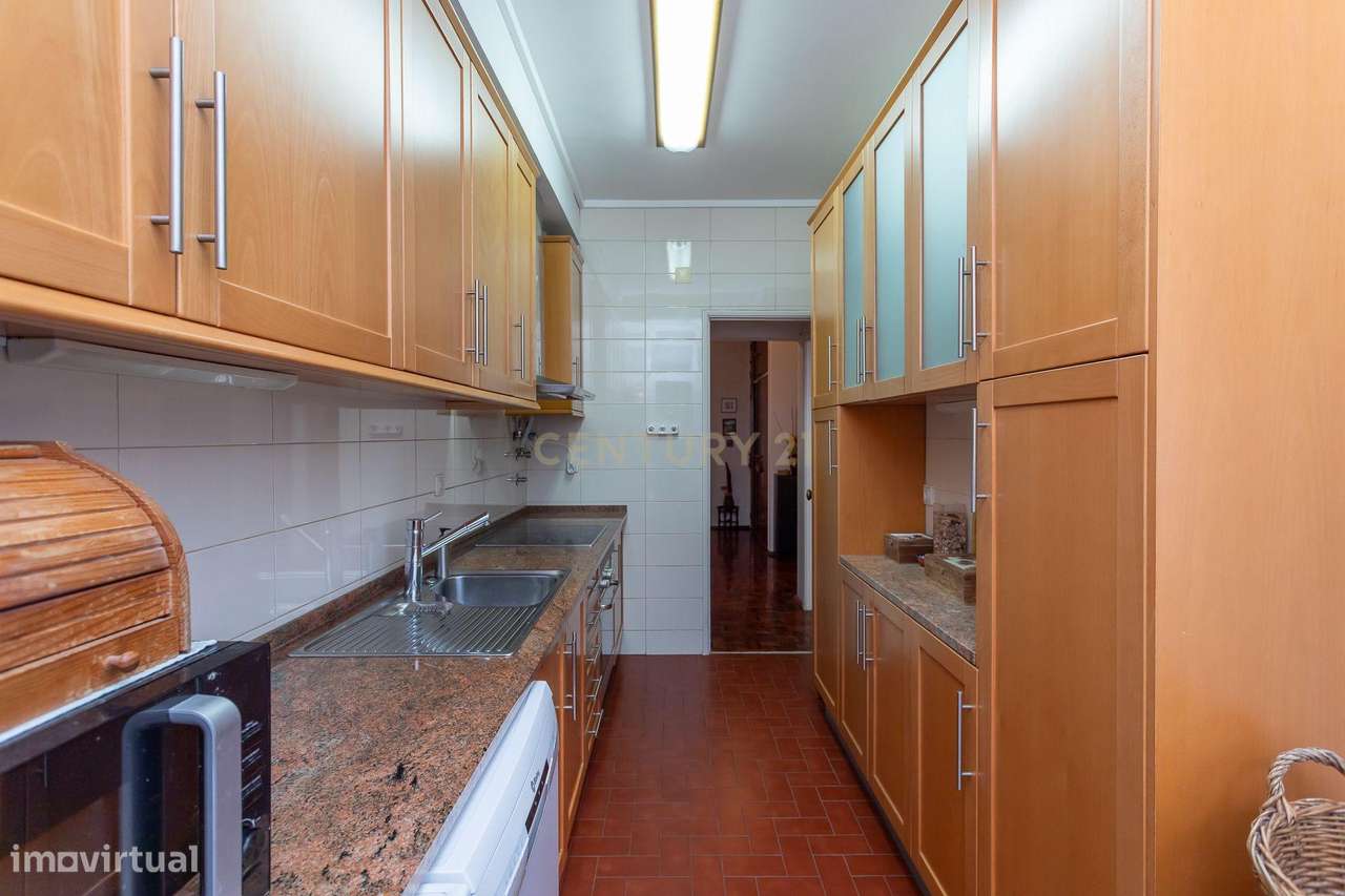 Apartamento T3 em Porto Salvo – Ideal para Viver ou Investir - Grande imagem: 3/36