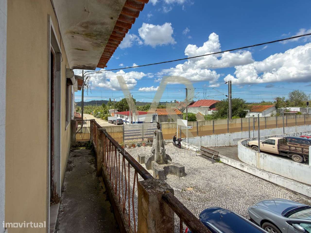 Moradia com Grande Potencial de Remodelação | Possibilidade de T5 |-39