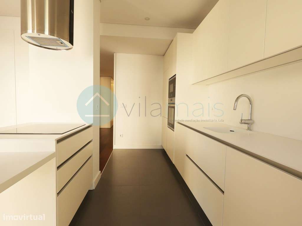 Apartamento T4 em edifício totalmente recuperado, mantendo a sua tr... - Grande imagem: 3/26