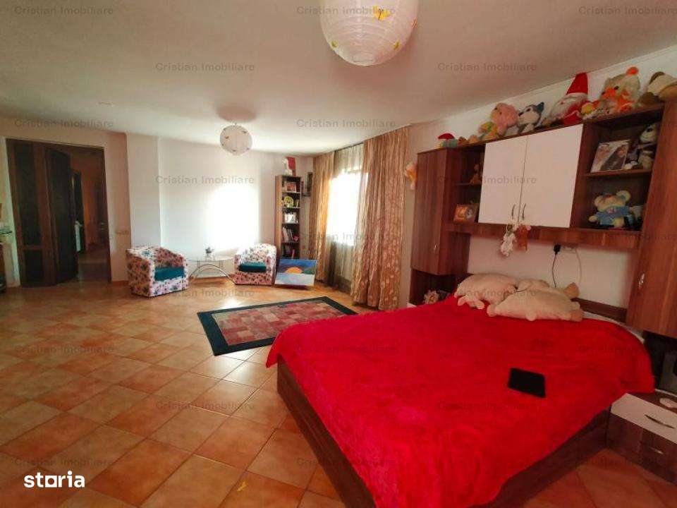 Vila P+1 +M 4 camere  construita din caramida zona Islaz - Imagine principală: 3/9