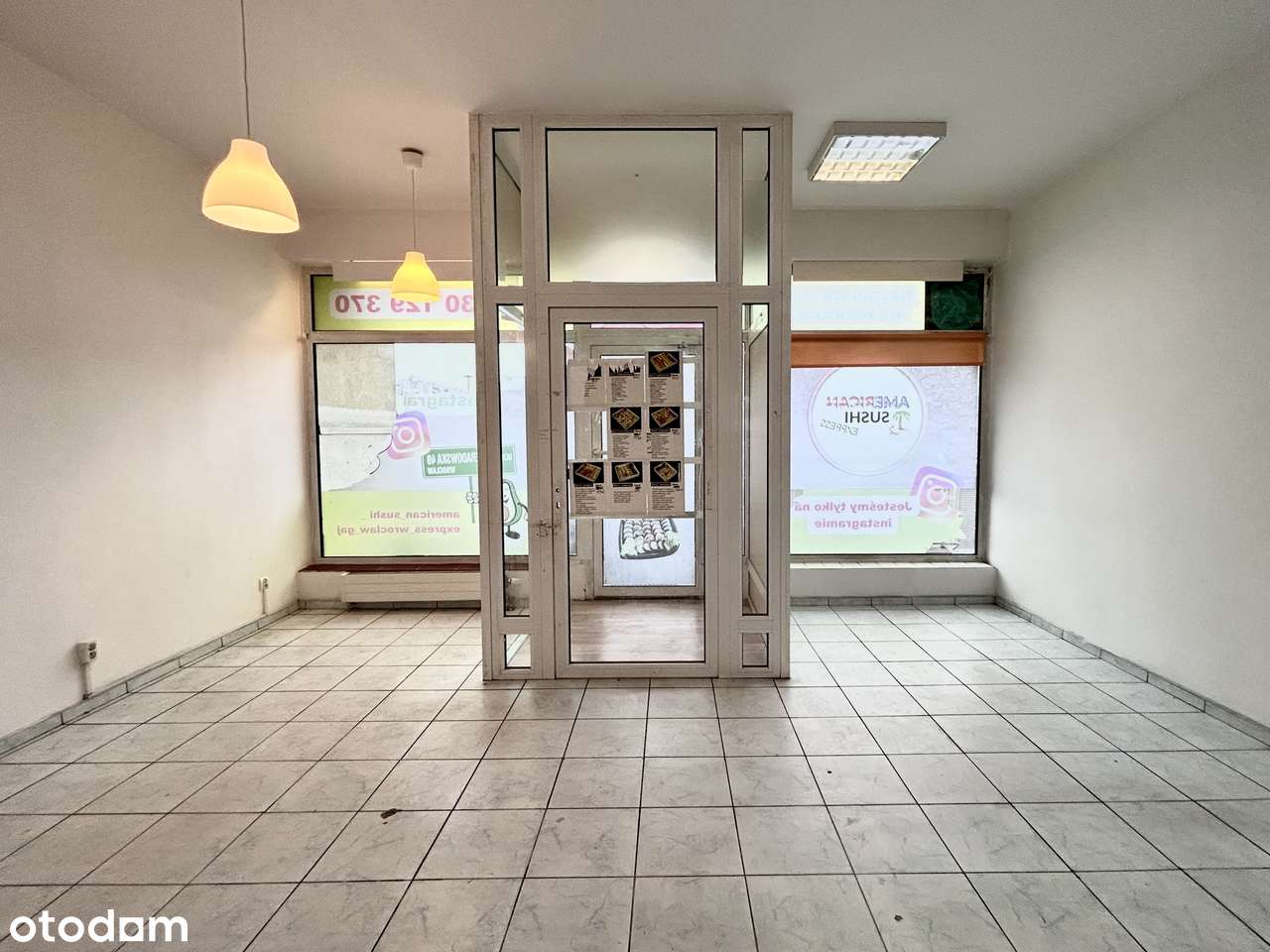 lokal z witryną przy centrum handlowym | darmowy parking | duży ruch - Pełny obrazek: 4/7