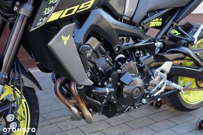 Yamaha MT - 33