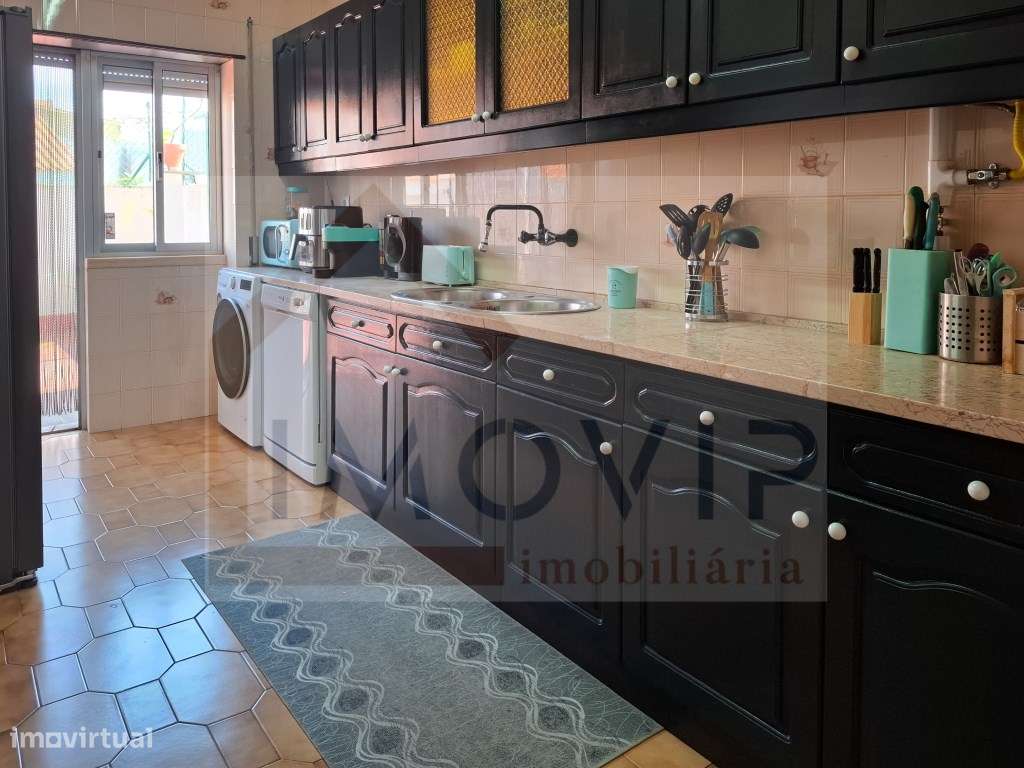 Apartamento T3 com terraço no Montijo (centro)-12