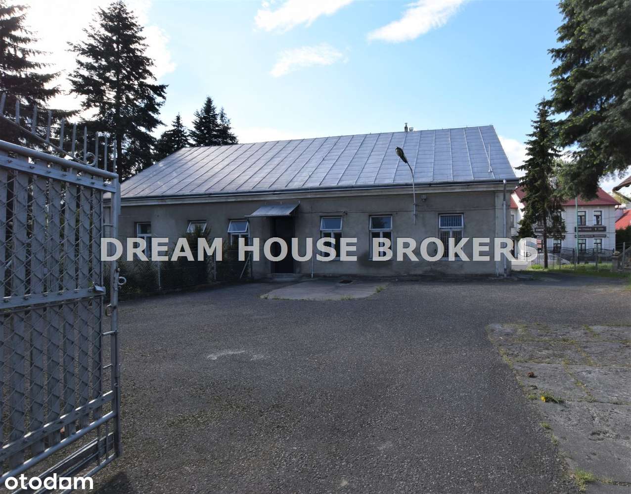 Na wynajem budynek z dużym ogrodem i parkingiem - Pełny obrazek: 4/16