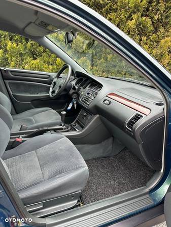 Honda Accord 1.8 - 16