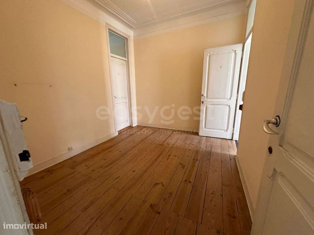 Apartamento T5 para Remodelar | 2.º Andar | 142 m² - Grande imagem: 5/26