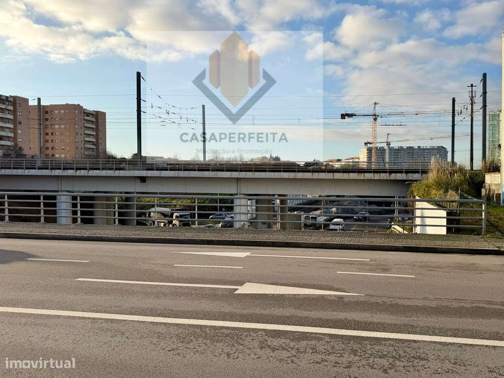 Fabuloso T2 Renovado com 100m2 - Próximo à Nova Linha de Metro e Es...-22