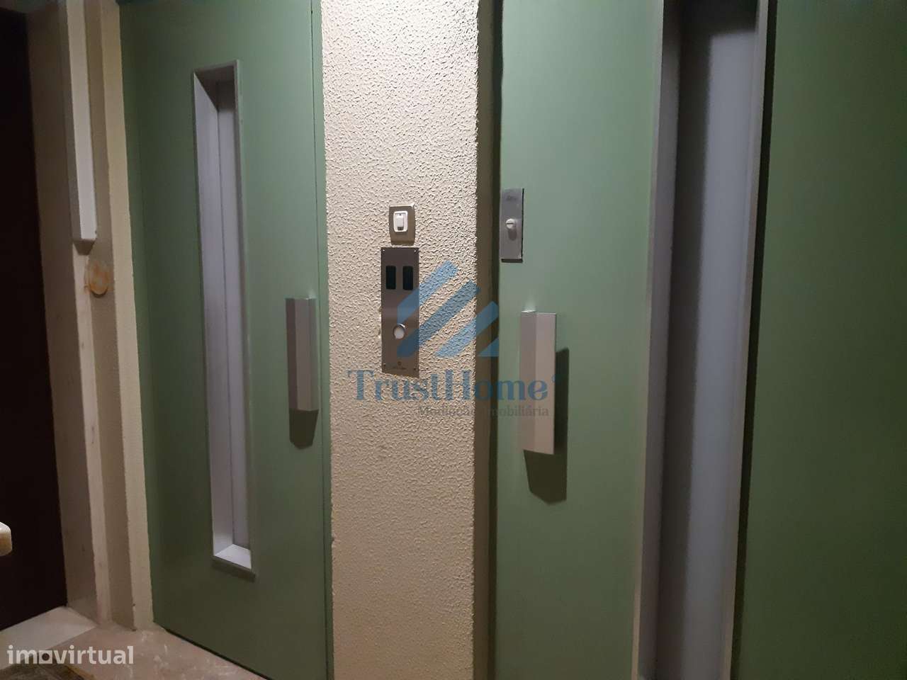 T2 com varanda e arrecadação em Centro de Oeiras - Grande imagem: 2/32