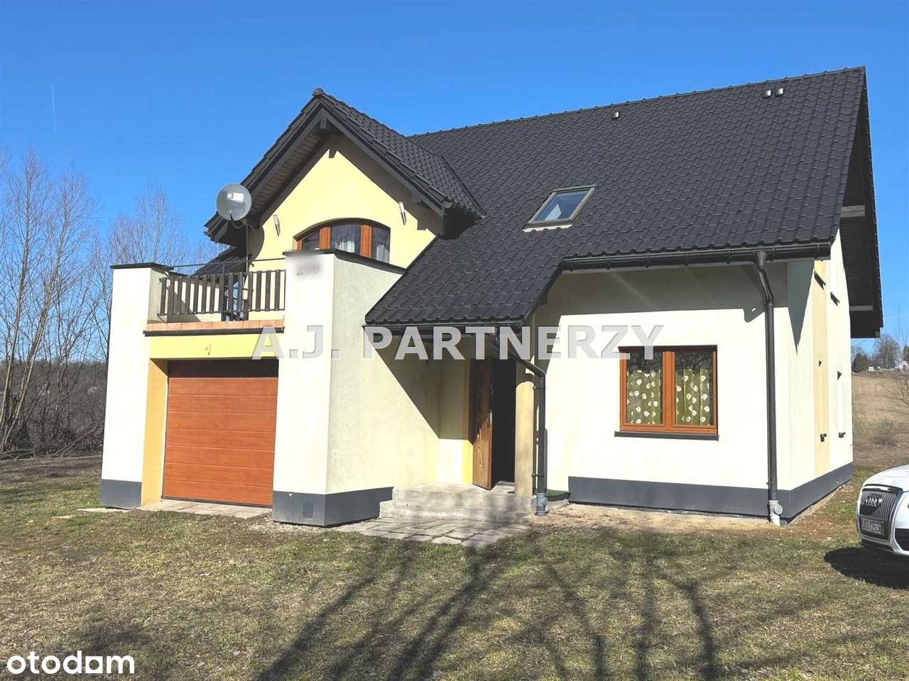 Dom poza miastem na dużej działce-0