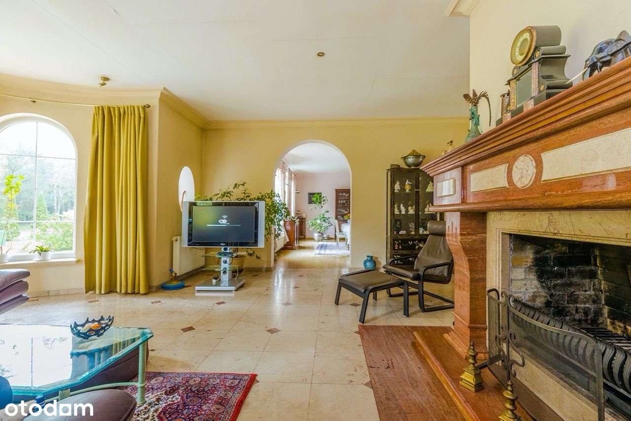 Posiadłość z hotelem i stadniną koni-10