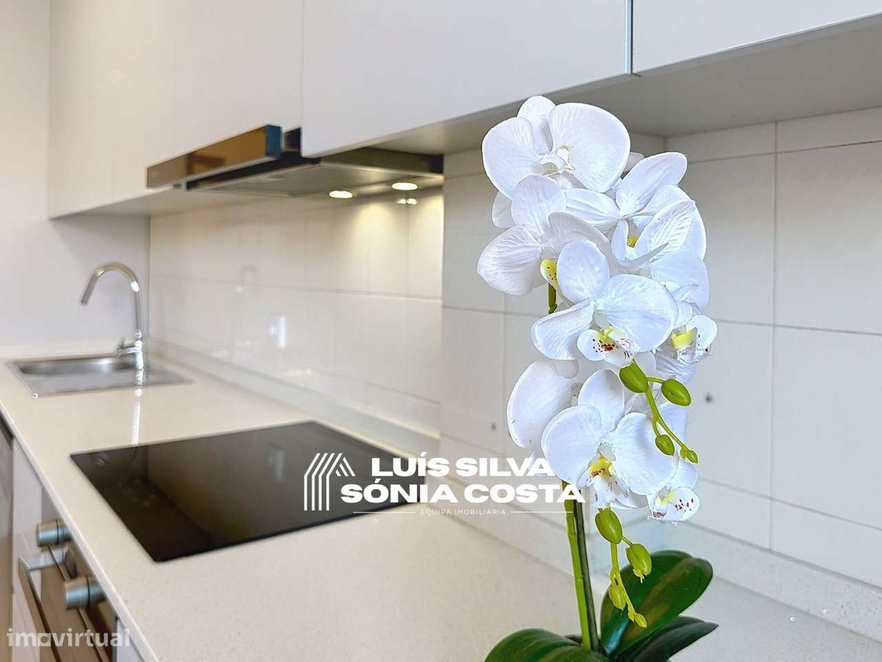 Apartamento T2 Remodelado c/ Varandas, Garagem & Elevador - Centro...-12