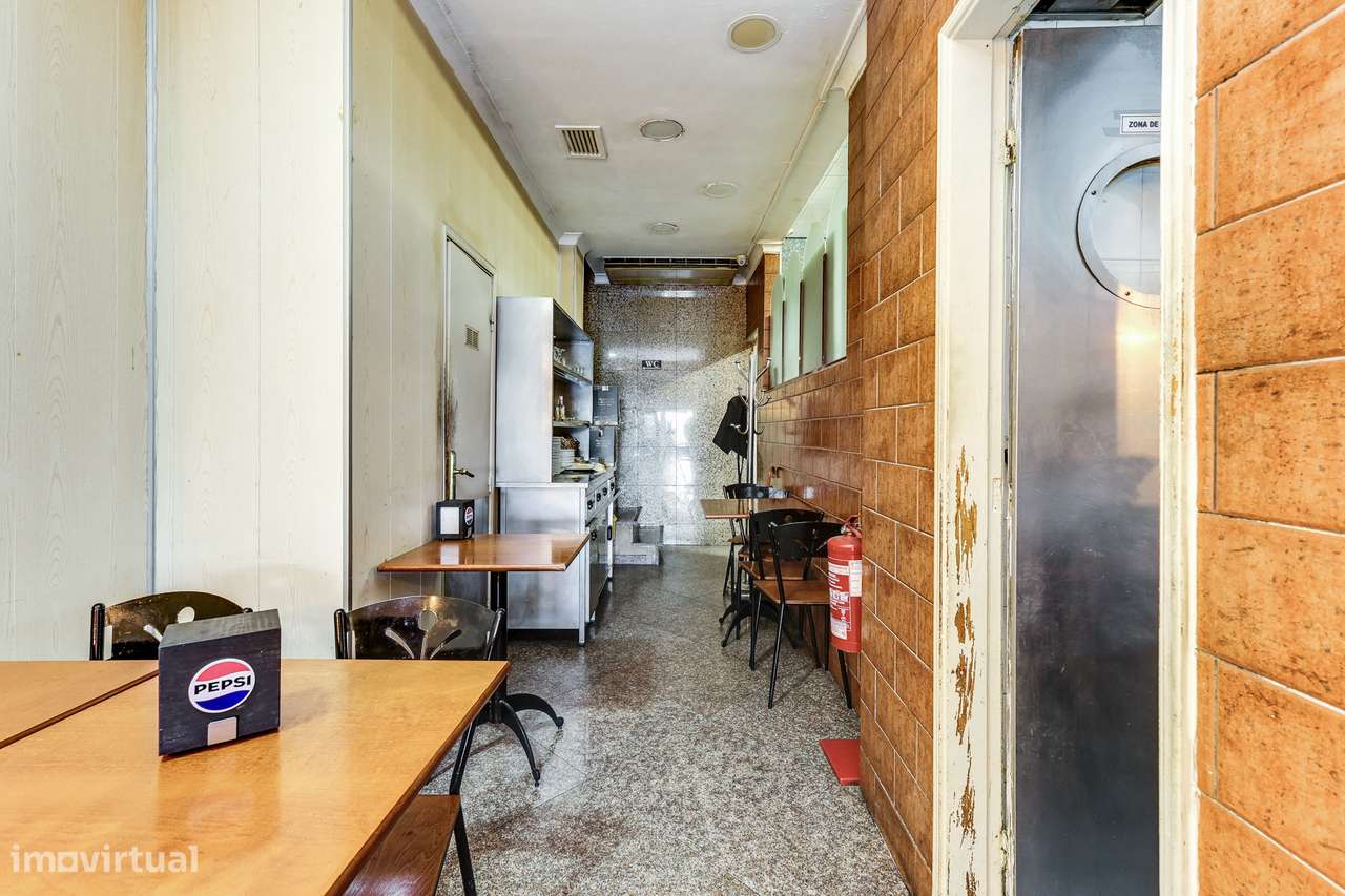 Trespasse de Pastelaria/Restaurante com Fabrico Próprio na Rua Castilh - Grande imagem: 5/36