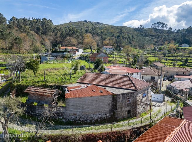 Moradia para Restaurar T2 Venda em Sande, Vilarinho, Barros e Gomide,V-4