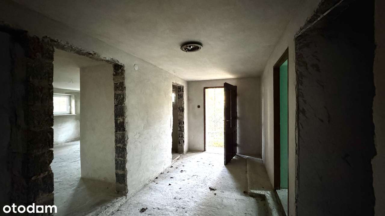 Dom z muminkową wieżą 330m2 wkoło las blisko rzeka BRENNA CENTRUM-18