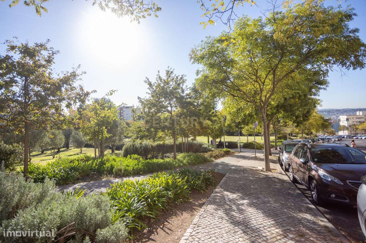 Apartamento T2 na Ribeirada com Garagem e Arrecadação-41