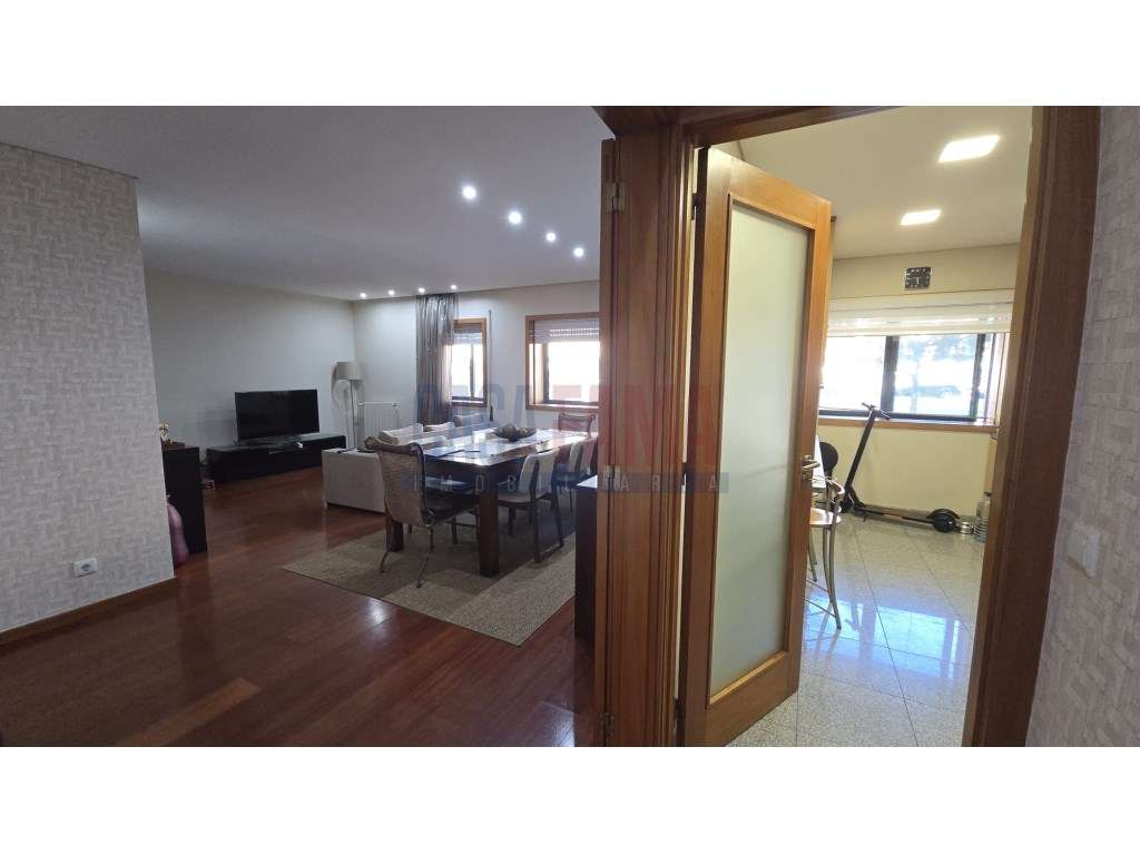 Apartamento T2+1 com Terraço e Piscina - Póvoa de Varzim-5