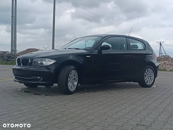 BMW Seria 1 116i - 11