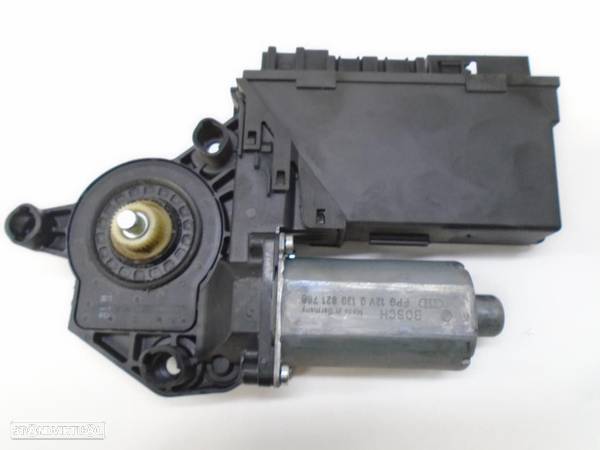 Motor de elevador de vidros tras direto AUDI A4 2.0 TDI 16V - 2