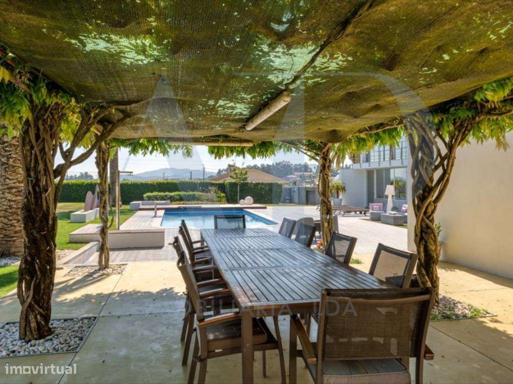 Moradia T4 +1 com piscina-8