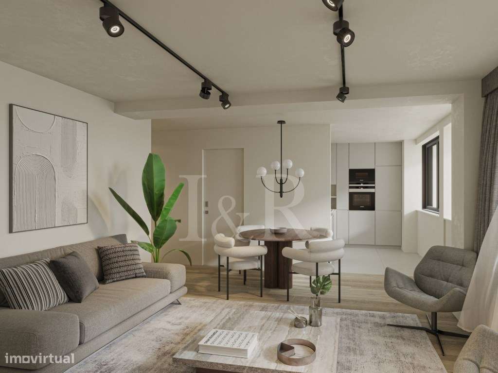 Apartamento T2 com estacionamento, junto à Praça de Espanha - Grande imagem: 3/36