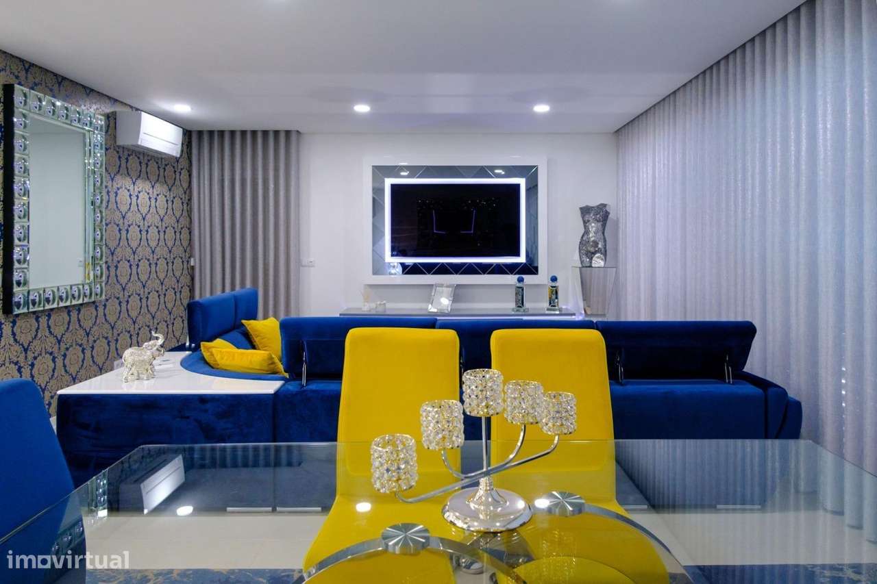 Moradia T4 com Piscina e Jardim na Aroeira, Almada-7