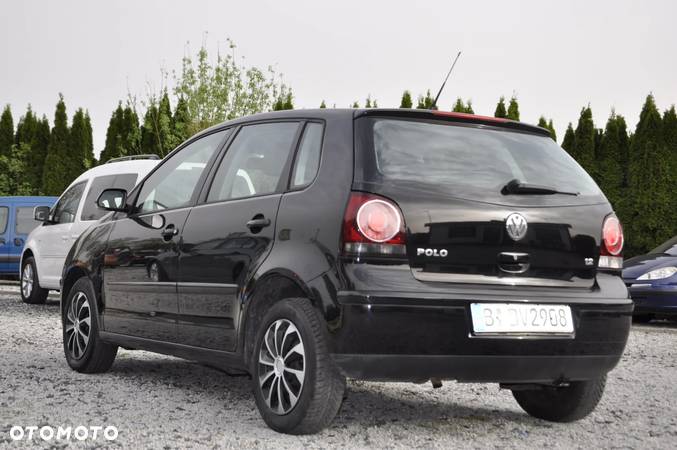 Volkswagen Polo 1.4 16V Trendline - 14