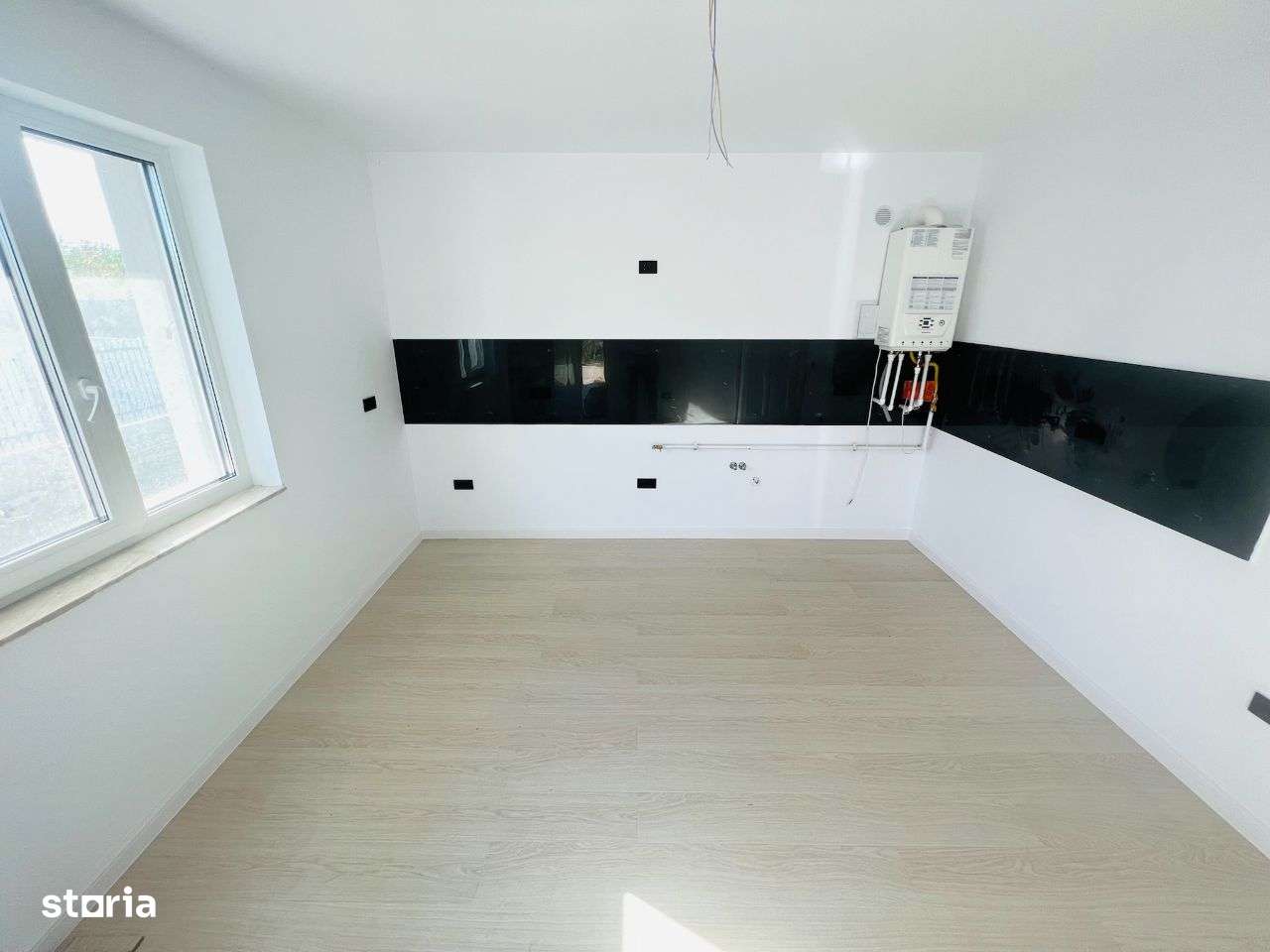 1 min de Family Market!488 mp teren!PLACA si peste etaj!Vila Miroslava - Imagine principală: 4/8