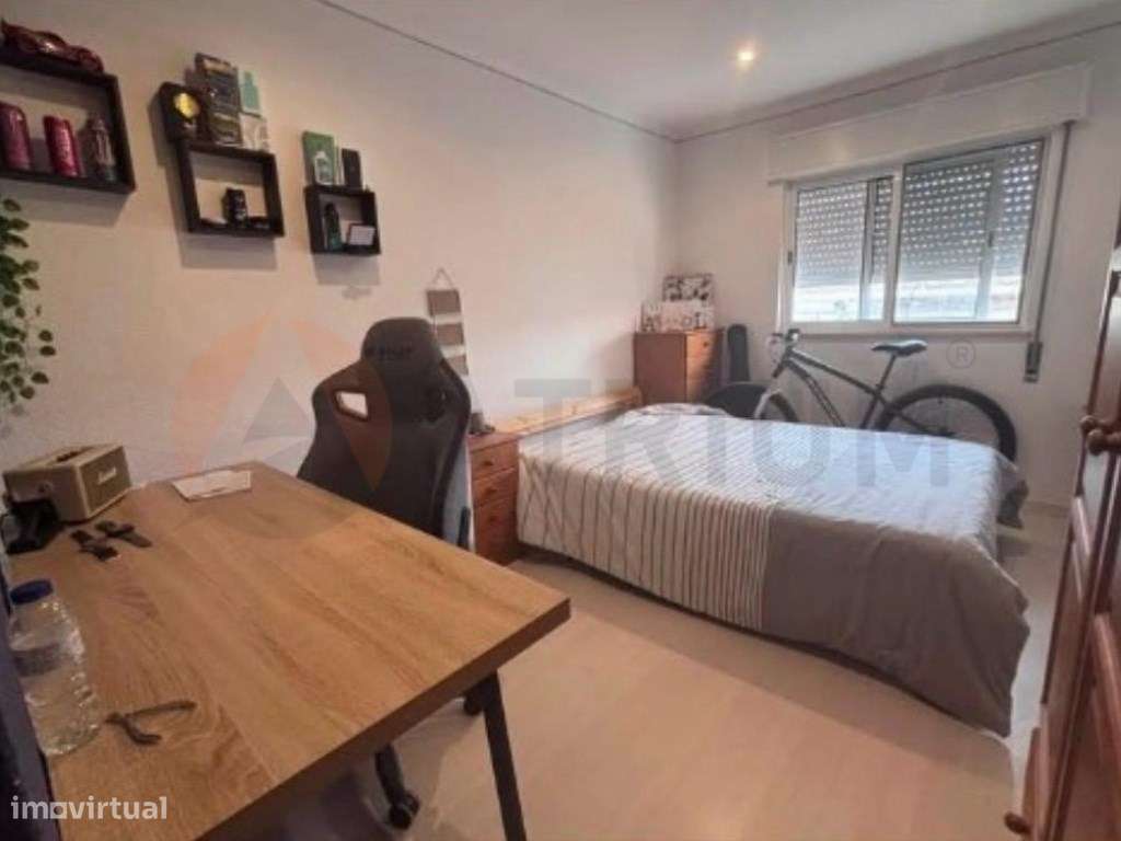 T3 Totalmente Remodelado no Montijo com Quintal e Anexo T0-8