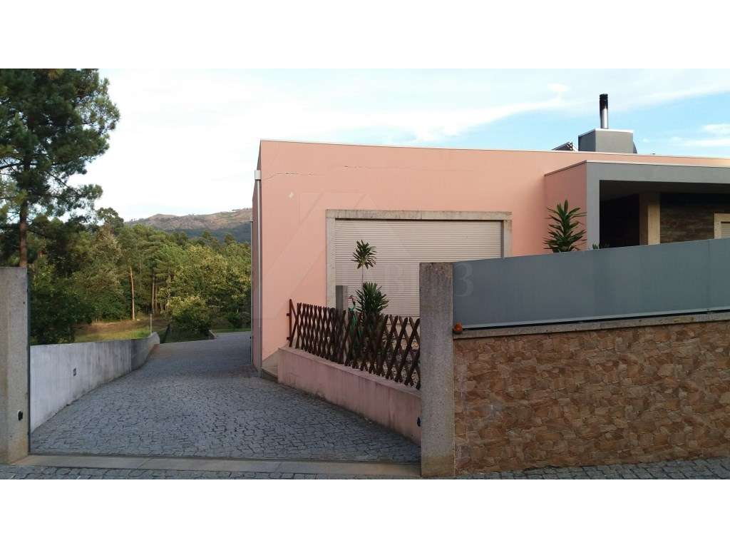 Moradia T3 em Facha, Ponte de Lima-18