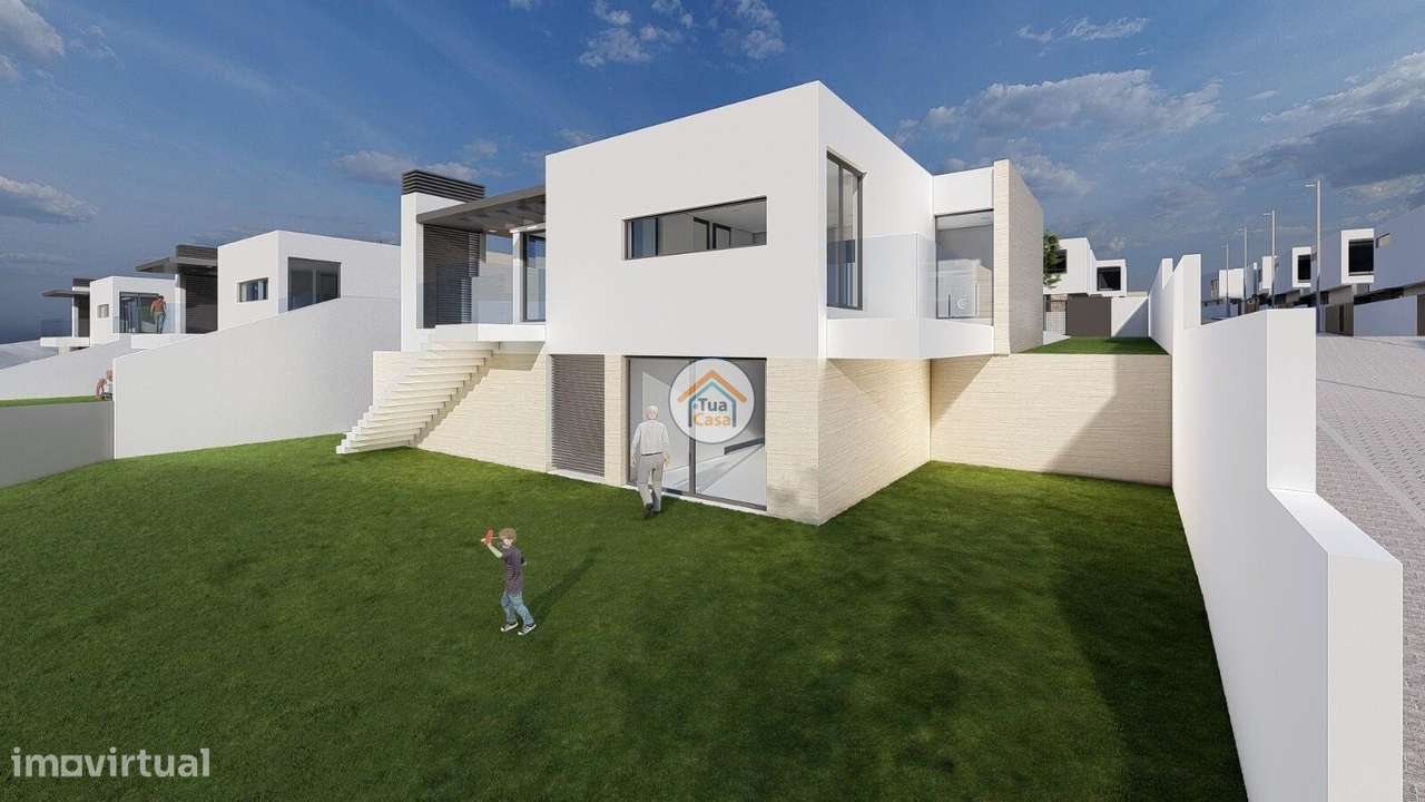 Moradia T3 com Piscina na Granja – Três Suítes, Eficiência e Confor - Grande imagem: 4/7