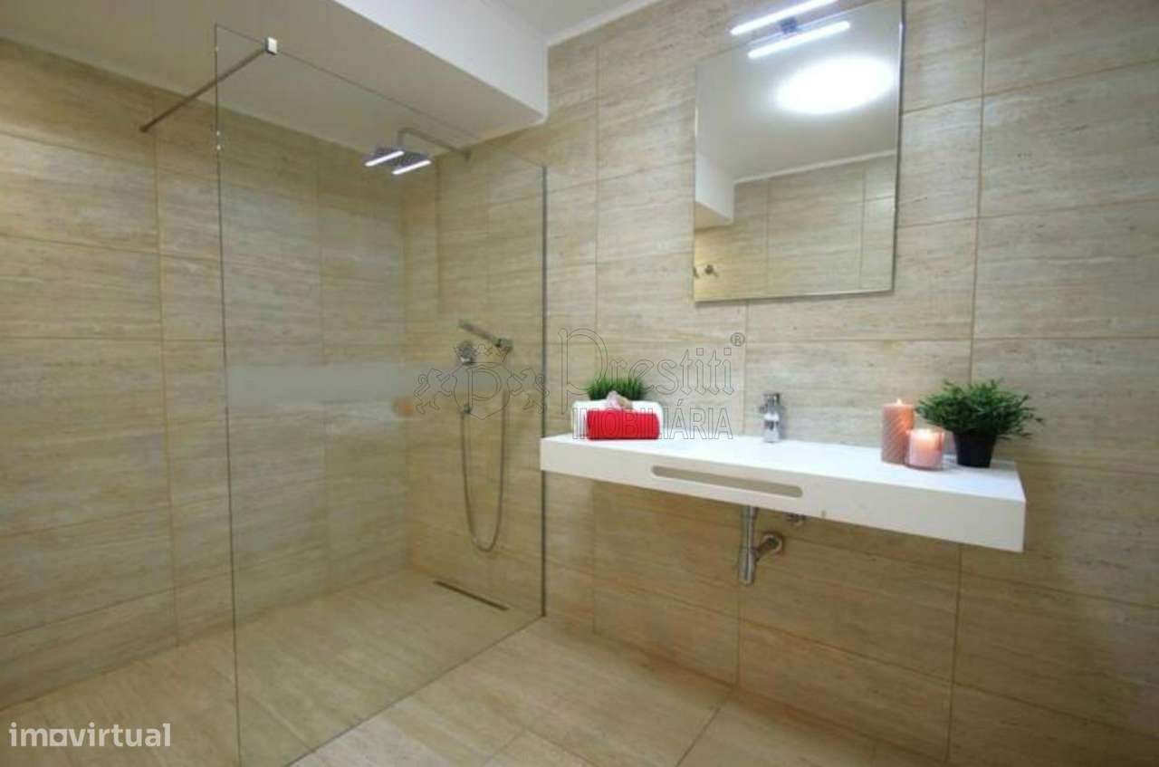 T4 no Algarve com Piscina Privativa e Vista Mar-23