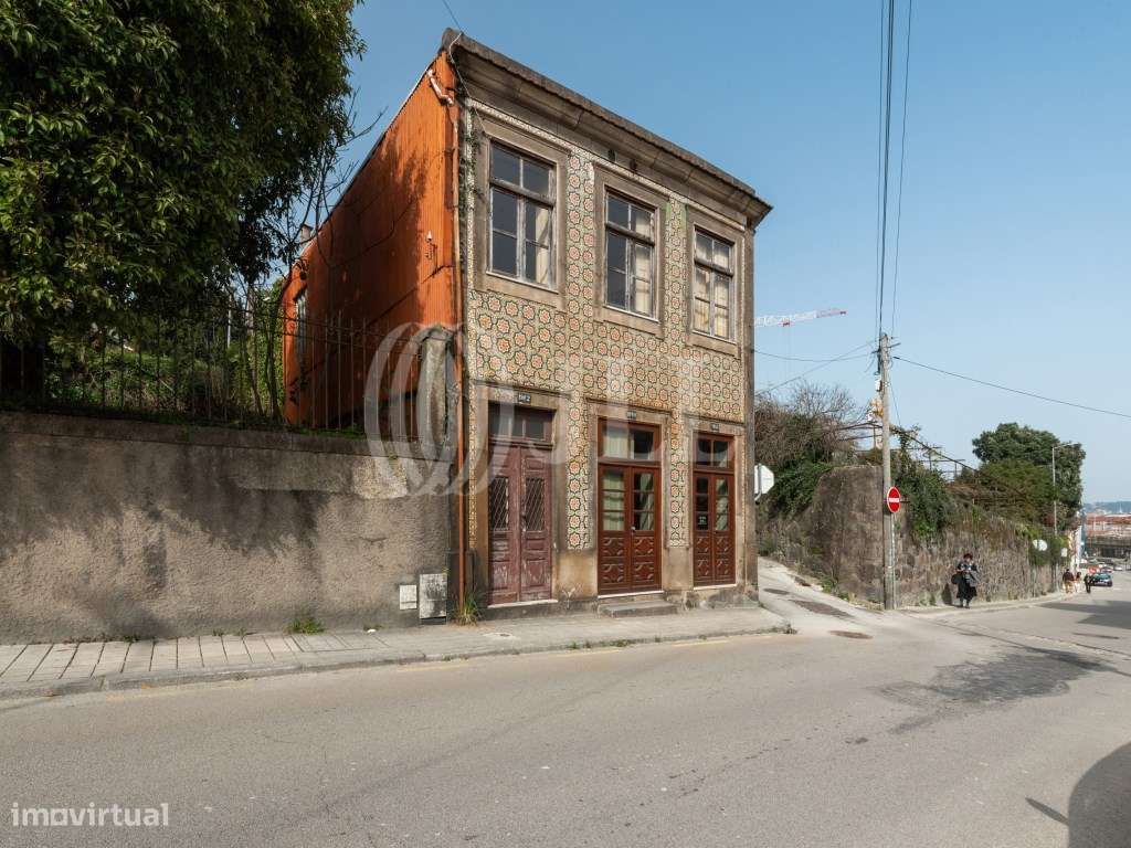 Prédio para reabilitação total, em Campanhã, Porto-31