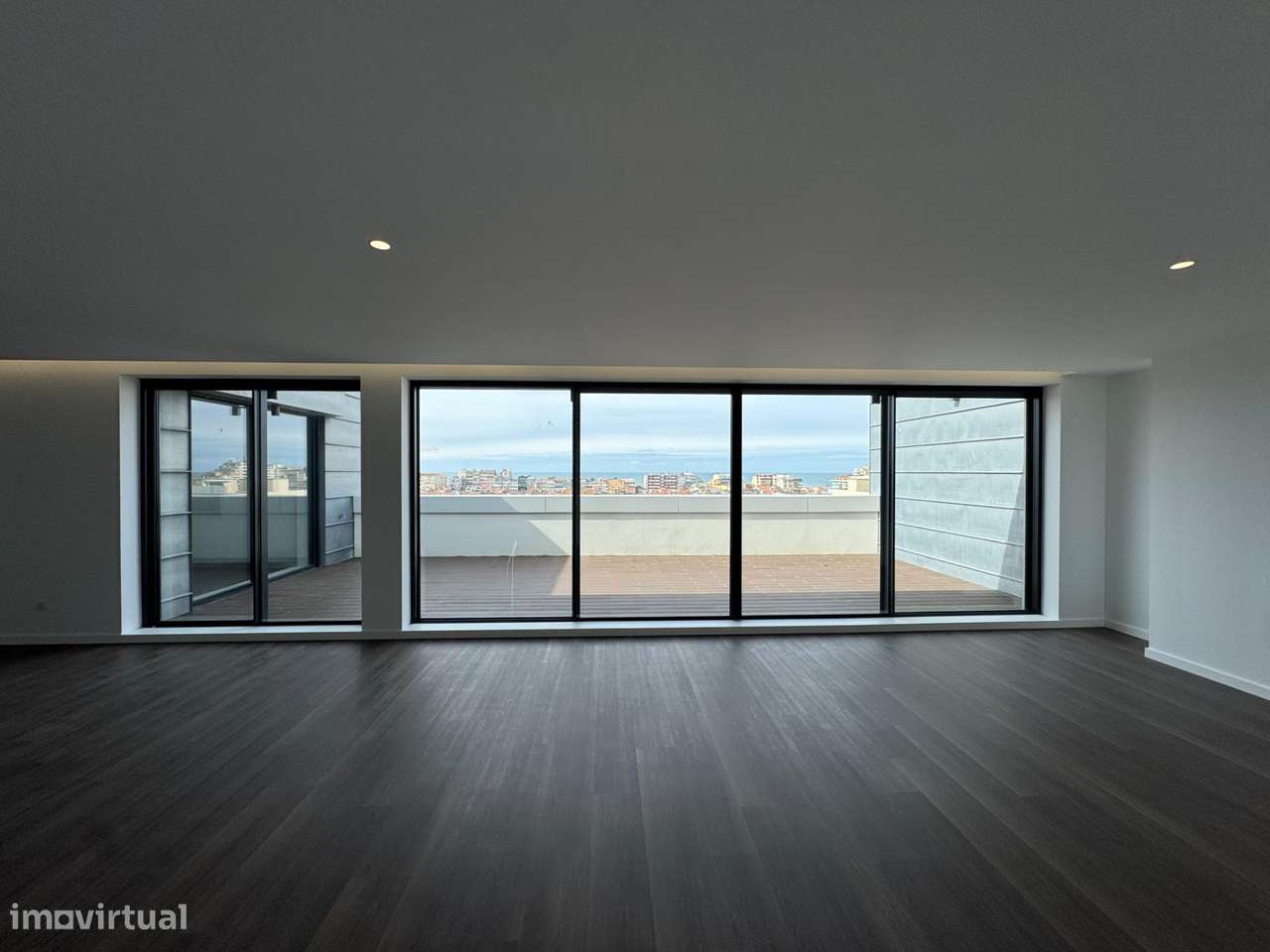 Apartamento T4 Novo (com Terraço e Centro Cidade) - Grande imagem: 5/48