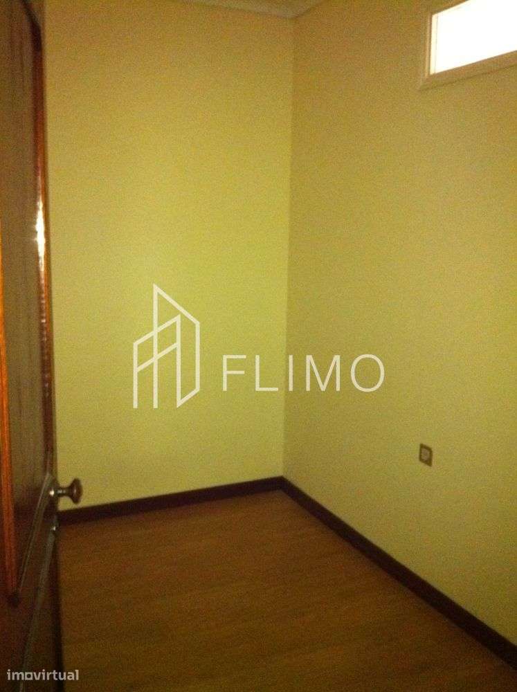 Apartamento T2+1 em São João da Madeira-11