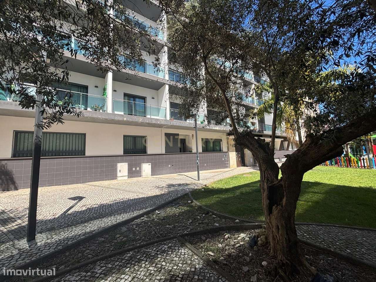 Apartamento T2  no Entroncamento com Garagem Fechada-18