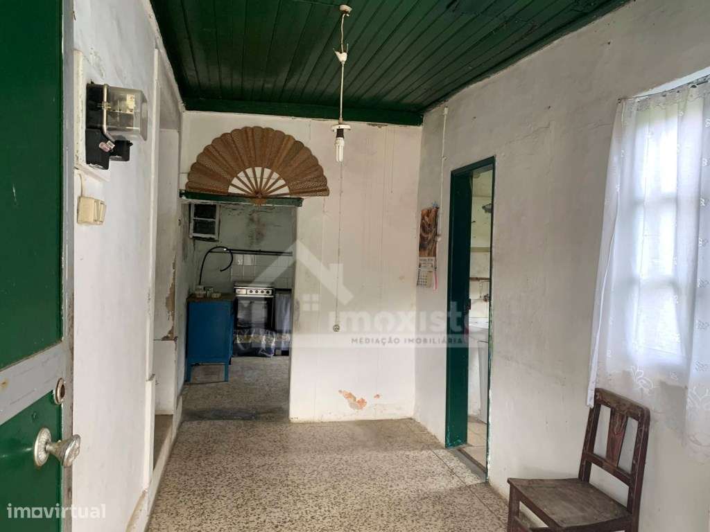 Moradia T4 para recuperar em Campelo, Figueiró dos Vinhos-18