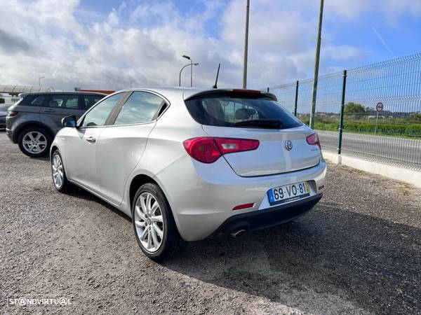 Alfa Romeo Giulietta 1.6 JTDM 16V Super - 4