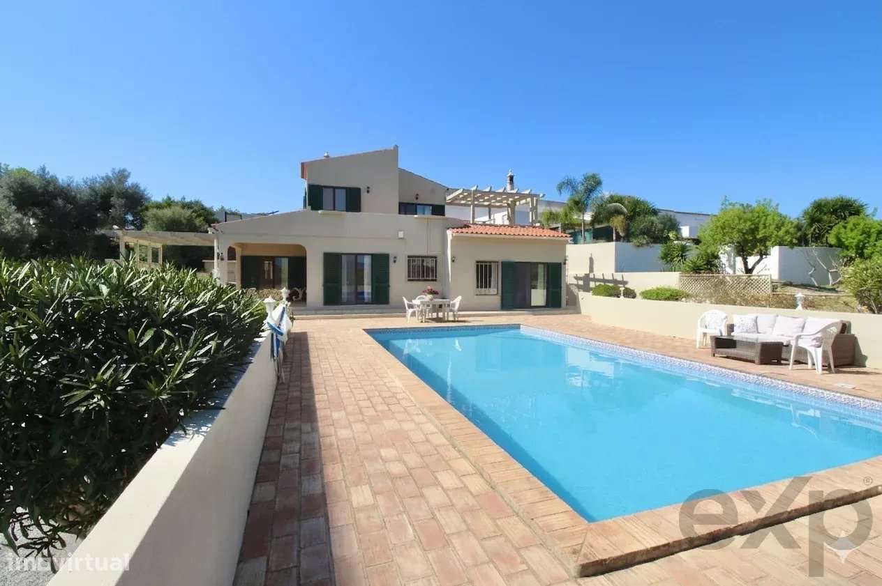 Moradia V3 com Piscina em Pechão - O Refúgio Ideal no Algarve - Grande imagem: 4/36