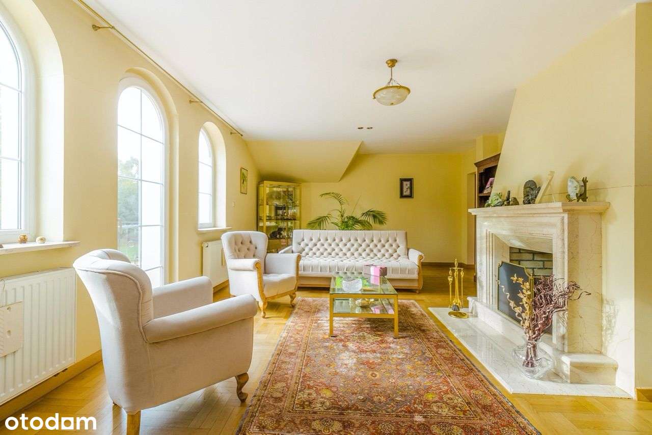 Posiadłość z hotelem i stadniną koni-11