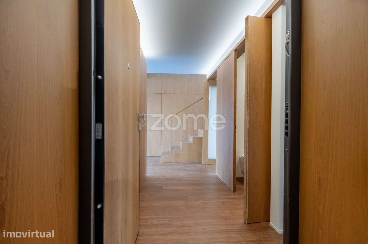 Apartamento T4 Duplex Novo no Prestigiado Edifício Alameda-21